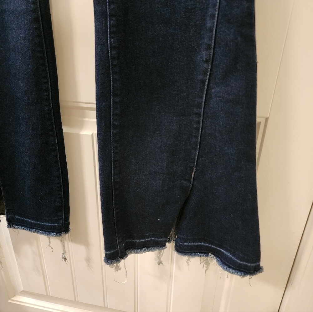 KanCan Dark Wash Flare Jeans Size 11/30 Raw Hem Stretch Denim - Picture 3 of 4